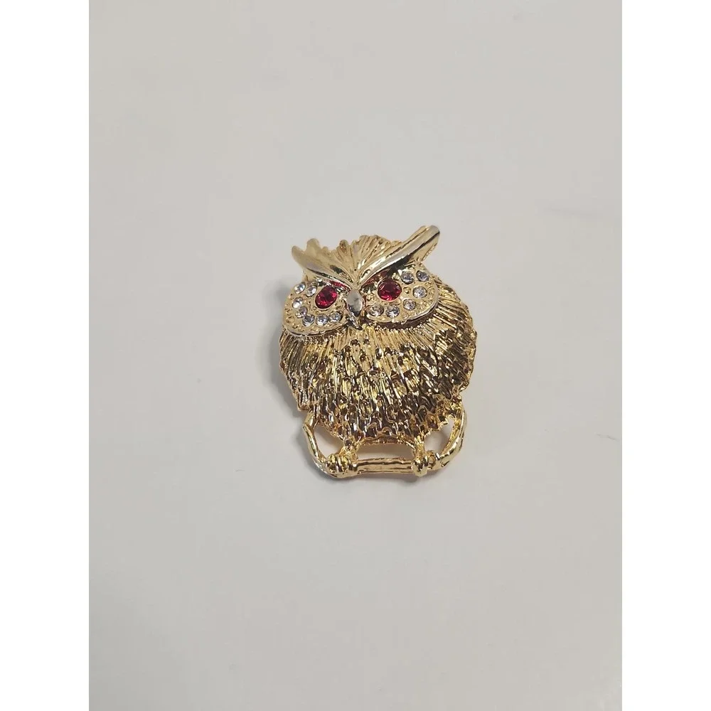 Vintage Goldtone Owl Brooch Red Rhinestone Eyes 1.25
